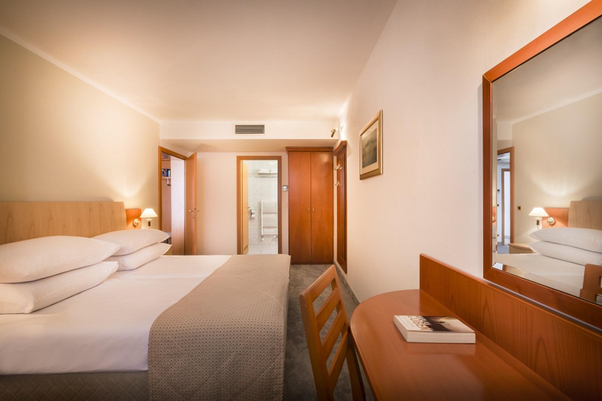 Sunny Baska Residence By Valamar, Ex Zvonimir エクステリア 写真